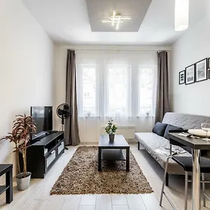 bpr-fleur-creme-apartment.inbudapesthotels.com/