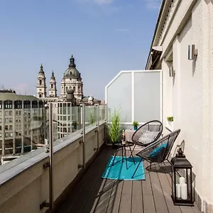 eye-of-budapest-penthouse.inbudapesthotels.com/